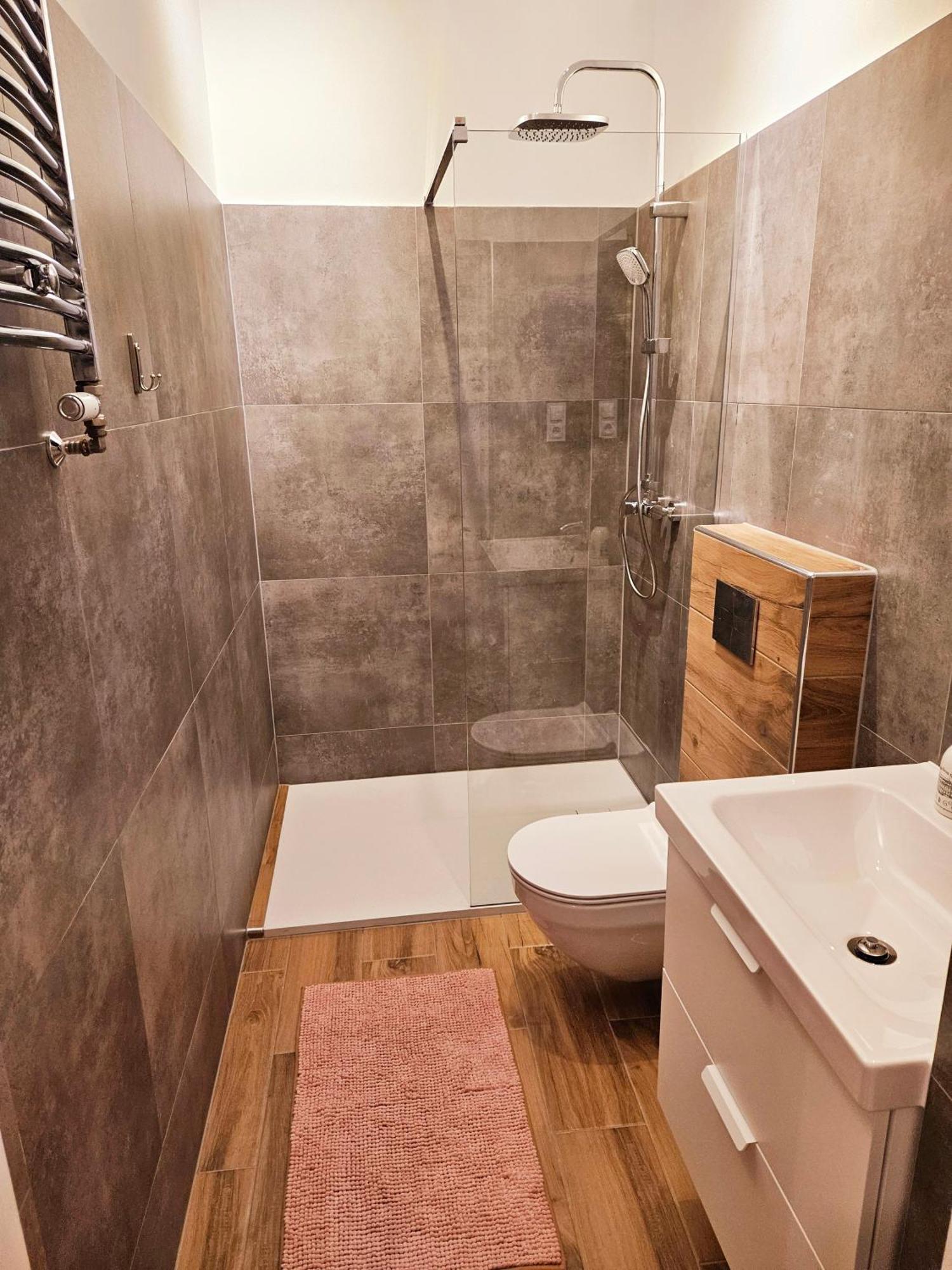 Justinrent 3 Appartement Legnica Buitenkant foto
